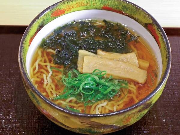 夜鳴き蕎麦サービス（21:30～23:00）。あっさり醤油ラーメンで夜食にぴったり