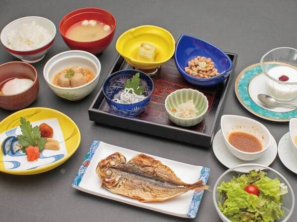 【朝食/写真一例】充実の和定食