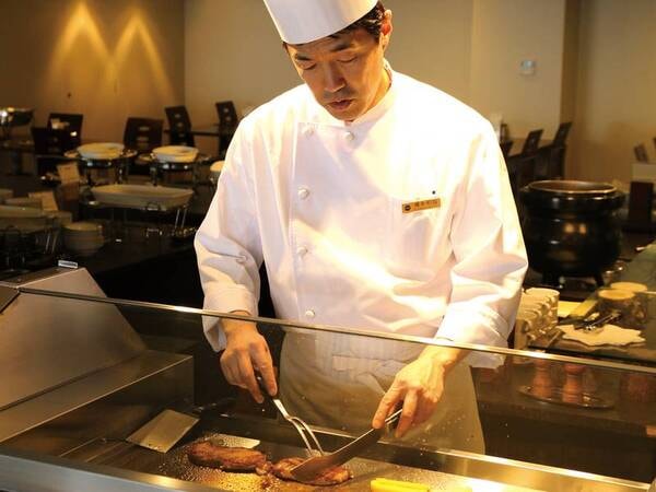 【瀬戸内バイキング/例】牛の鉄板焼きも