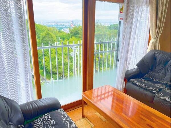 【スタンダード和室/一例】ユニットバスつきのお部屋となります