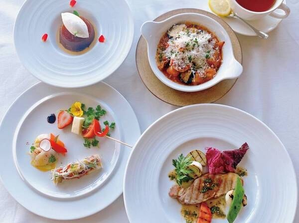 【カジュアルディナー/写真一例】全6品★メインの魚料理と肉料理をワンプレートでご提供※レストランはホテル棟から徒歩約2分離れた江の島アイランドスパのレストランにてご提供