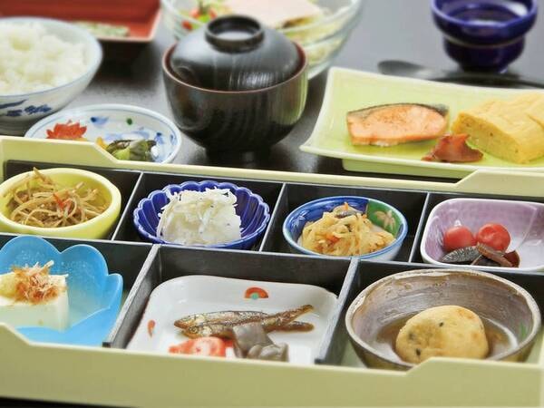 【朝食/例】 ヘルシーで栄養バランスのとれた和朝食をご用意