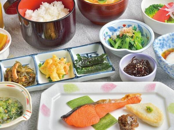 【朝食/例】ボリュームある和食膳をご用意。山形のさくらんぼなどのお漬物バイキングが嬉しい！
