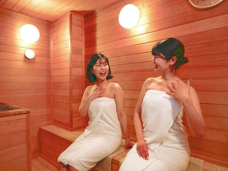 サウナは男風呂、女風呂共にご用意がございます。心身ともにリフレッシュできる至福のひとときをお過ごしください