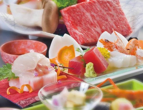 【個室で味わう創作会席/例】グレードアップした創作会席。個室料亭の中で、ゆったり贅沢を楽しむ。