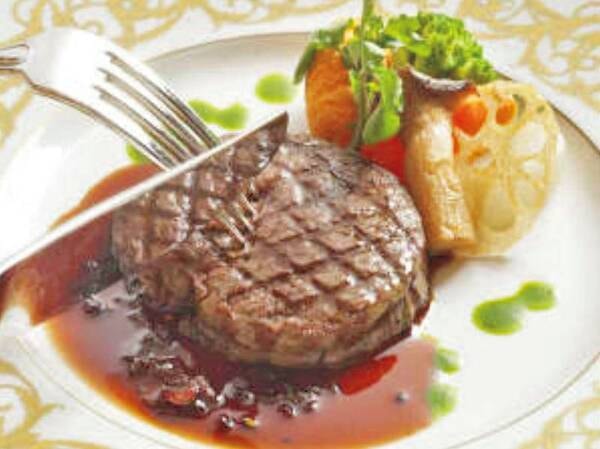【夕食/例】メインは国産特選牛ヒレステーキ