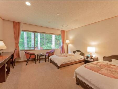 洋室（全室禁煙）/例　時折聞こえる木々の重なる音や時間が止まったかのような静寂。都心では味わえない贅沢なお時間をお過ごしください