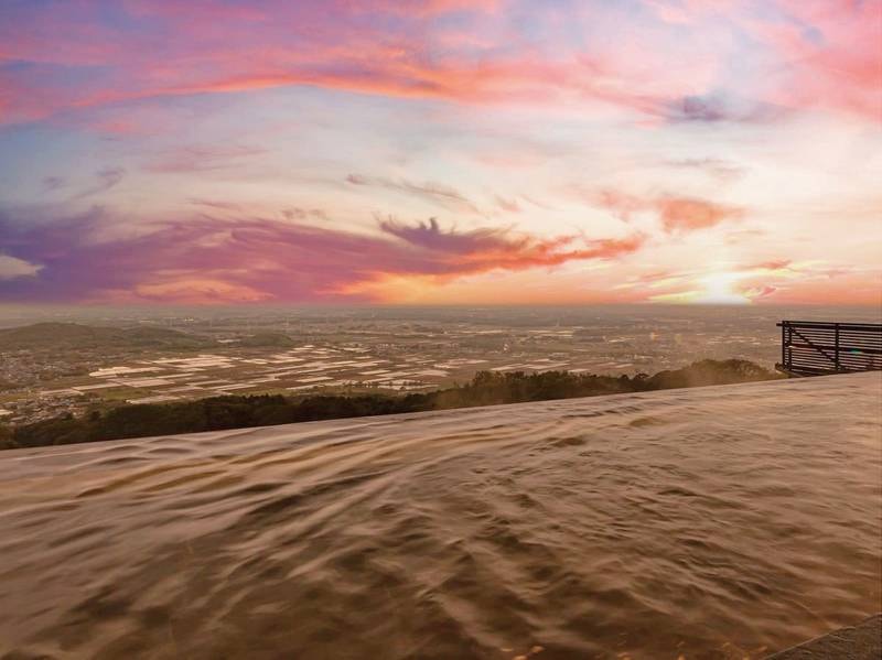 インフィニティ露天風呂（夕）