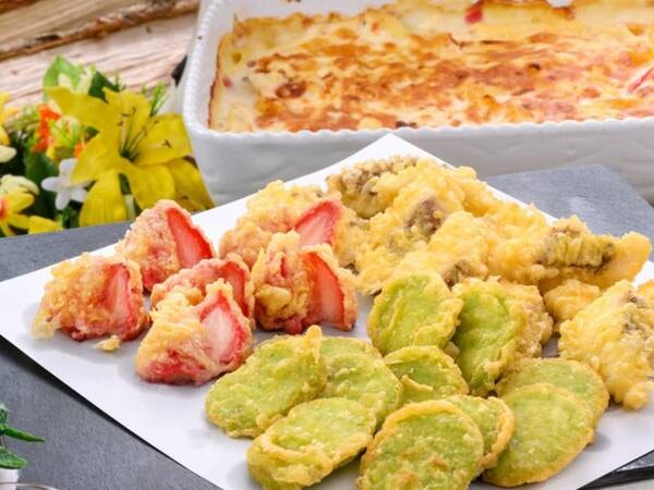 【夕食バイキング/例】3/20～5/10は春のストロベリーフェアのライブキッチンでは、揚げたての天ぷらも！