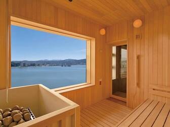 しんじ湖畔の美景と展望温泉　ホテル一畑／宍道湖を望むロウリュサウナ