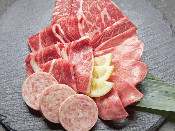 百福豊穣ビュッフェ：国産和牛の焼肉/写真例　柔らかな食感とジューシーな脂の口溶けがたまりません。