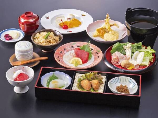 【那智のふるさと膳】南紀のまぐろ等、美味しい味覚をふんだんに取り入れた、お手頃な1泊2食付の宿泊プラン(例)