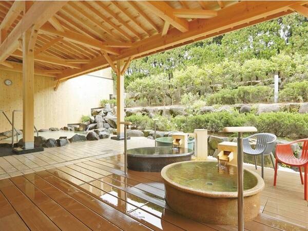 【露天風呂】お湯があふれて気持ちいい源泉掛け流し天然温泉