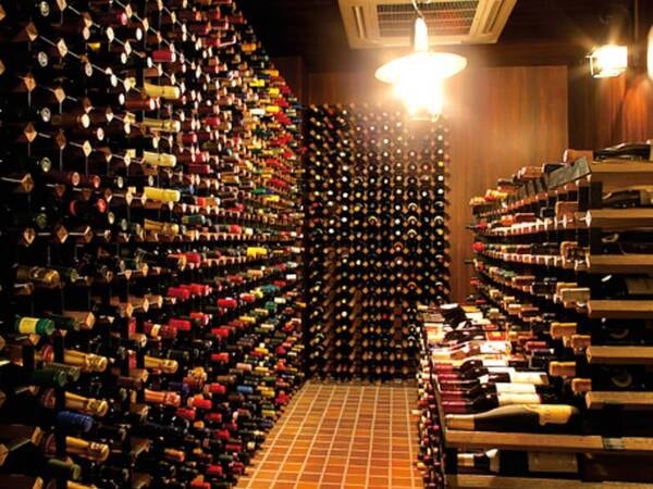 1,000種類以上のワインが眠る「王様のワイン蔵」