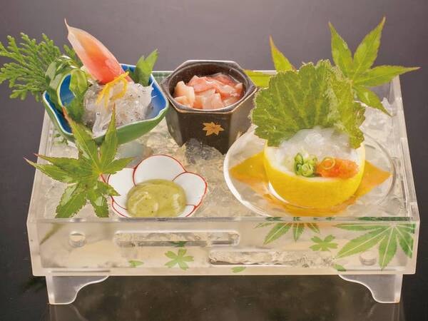 【おすすめオプション(有料)/例】「土佐の珍味三種盛り」地酒によく合う、酒の肴。酒盗、どろめ等※要事前予約