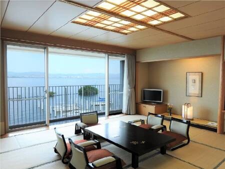 【和室(12.5畳)/例】琵琶湖側客室。お部屋の広さはホテル一任となります