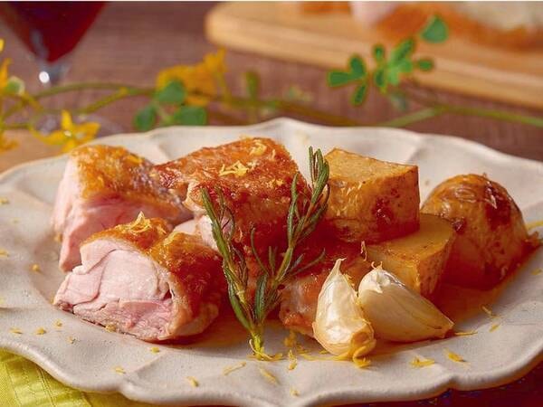 錦爽どリとじゃがいものロースト ハープレモンソルト添え/例