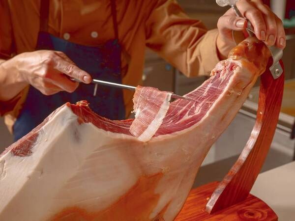 飲み放題付き！90品以上豪華ビュッフェ