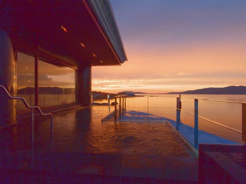 【玄宗の湯】油谷湾を一望する露天風呂