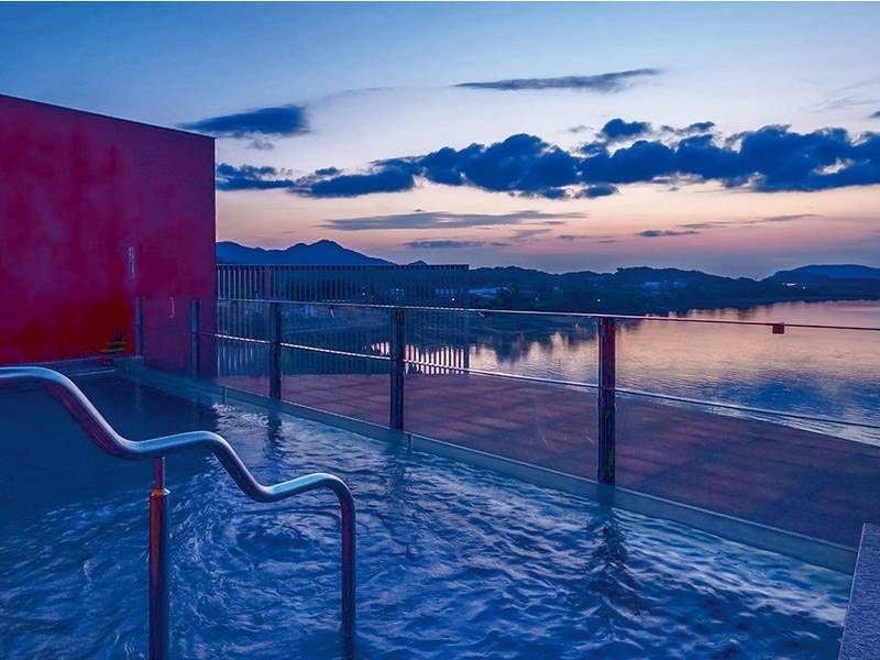 【楊貴妃の湯】油谷湾を一望する露天風呂