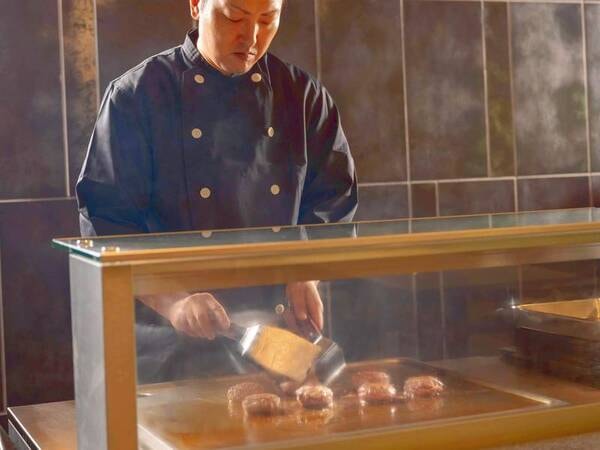 北陸グルメを満喫ビュッフェ/能登牛と能登豚の自家製ハンバーグ♪