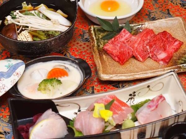 ご夕食イメージ（地魚などのお造り盛合せ、特製シーフードシチュー 西京味噌仕立て、飛騨牛すき焼き）