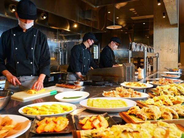 【朝食ビュッフェ／例】大分や九州の食材を使った地産地消メニューやライブキッチンで出来立てを味わう