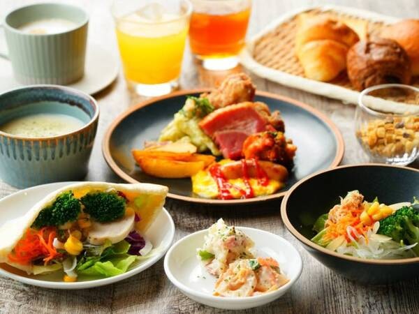 【朝食ビュッフェ／例】大分や九州の食材を使った地産地消メニューやライブキッチンで出来立てを味わう