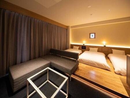 【デラックストリプル／例】洗練されたモダンな雰囲気漂う客室