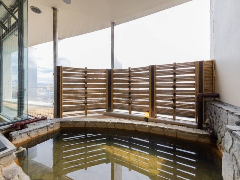 【露天風呂】別府湾の海風を感じながらゆっくり寛ぐ