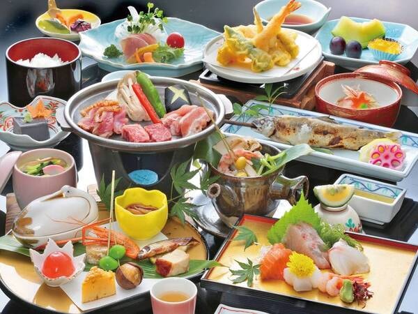 【牛・豚・鶏3種陶板焼き付き会席/例】3種のお肉が楽しめる!