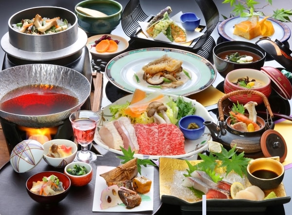 期間限定の松茸会席です！
博多和牛と松茸を使用した豪華会席を期間限定でお楽しみいただけます
　2026年10月12日（月）～2026年12月6日（日）