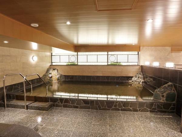 リニューアルした『八百治の湯』：	福岡市内では希少な温泉！宿泊者は無料利用可