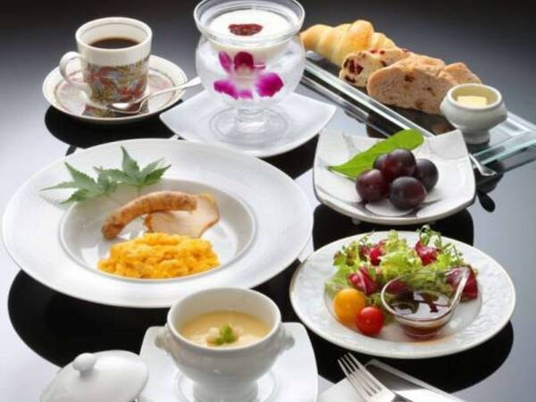 朝食（洋食）/一例 朝食は和食または洋食からお選びいただけます。

