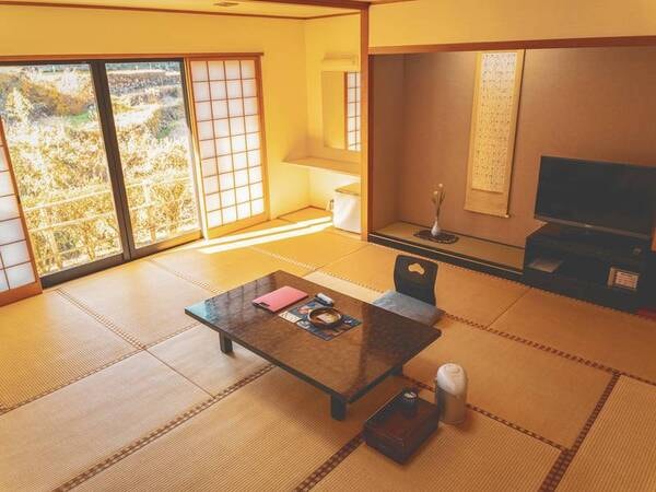 のどかな田舎の風景を望む 15畳和室/一例