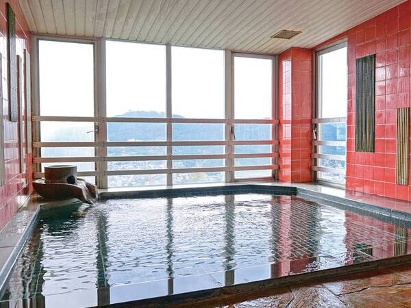 【大浴場】長崎市街側を眺めるガラス面の浴場