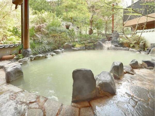 露天風呂 せせらぎの湯