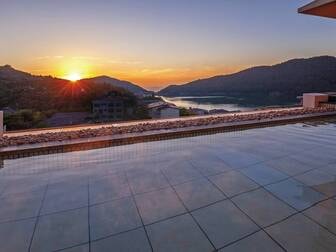 大江戸温泉物語 雲仙東洋館／パノラマビューの展望露天風呂（男性）