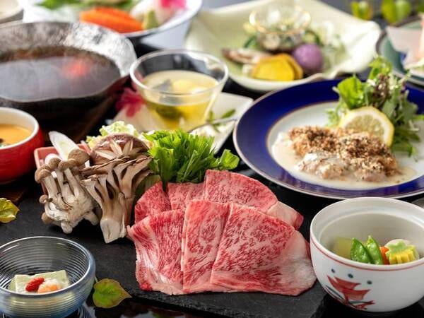 【長崎和牛と旬彩会席/夕食一例】温暖な気候が育む大自然の中で育てられた長崎和牛をメインに、地元食材を使用したお料理をお愉しみいただける、当館人気の会席コース