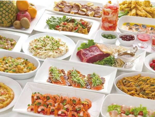 【夕食/例】ティナーブッフェ お肉料理からお魚料理、サラダ、デザートまで充実した品揃え(内容は季節により変更有)
