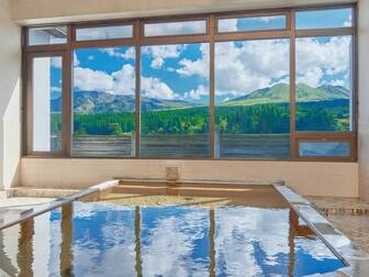 亀の井ホテル 阿蘇 パークリゾート／【展望大浴場】展望温泉「五岳」