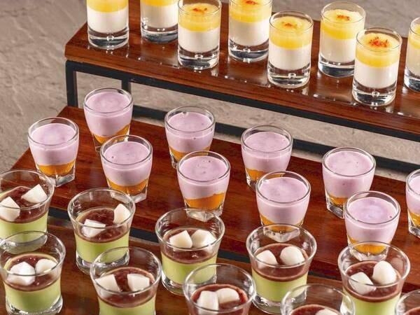 【夕食ビュッフェ・秋メニュー例】デザート各種

