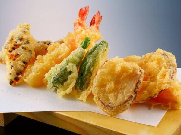 【夕食バイキング】旬の食材を使用した天婦羅は九州産のお塩各種で味わえる