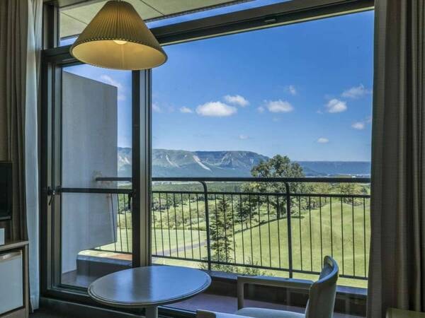 外輪山側客室からの眺望/例