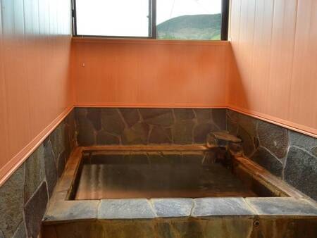 離れ【朝霧】（シモンズベッド・石風呂）/客室風呂