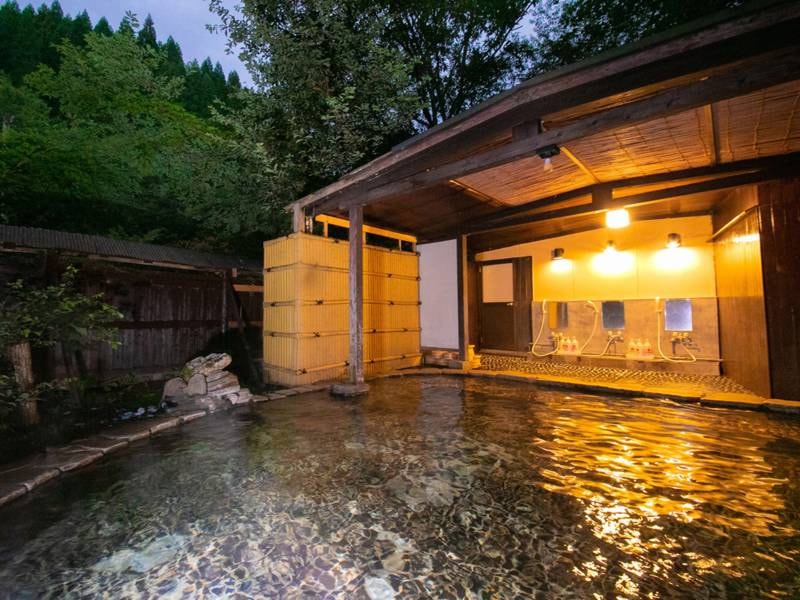 【駒吉の湯】地域最大級の広さを誇る貸切露天風呂。