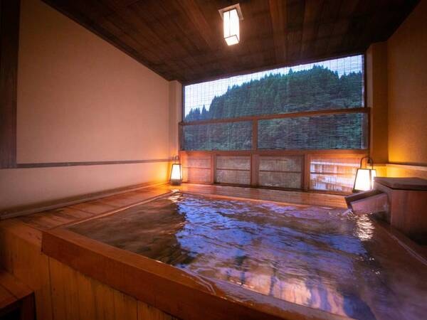 【和モダン特別室/一例】露天風呂付き客室。プライベートな空間で、いつでもお好きなだけ温泉を。