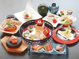 全室源泉掛け流し温泉付離れの旅館 四季の杜 紫尾庵