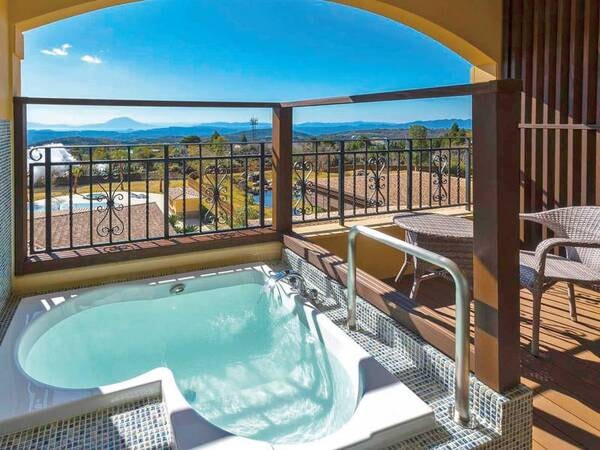 【ラビスタツイン 客室露天風呂/一例】錦江湾や桜島を望む眺望