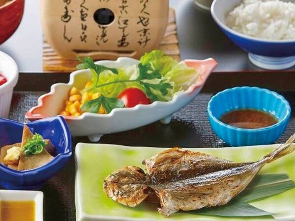 【朝食/例】伊豆の名物の干物は焼きたてかつ、ご飯は炊き立てでご用意！